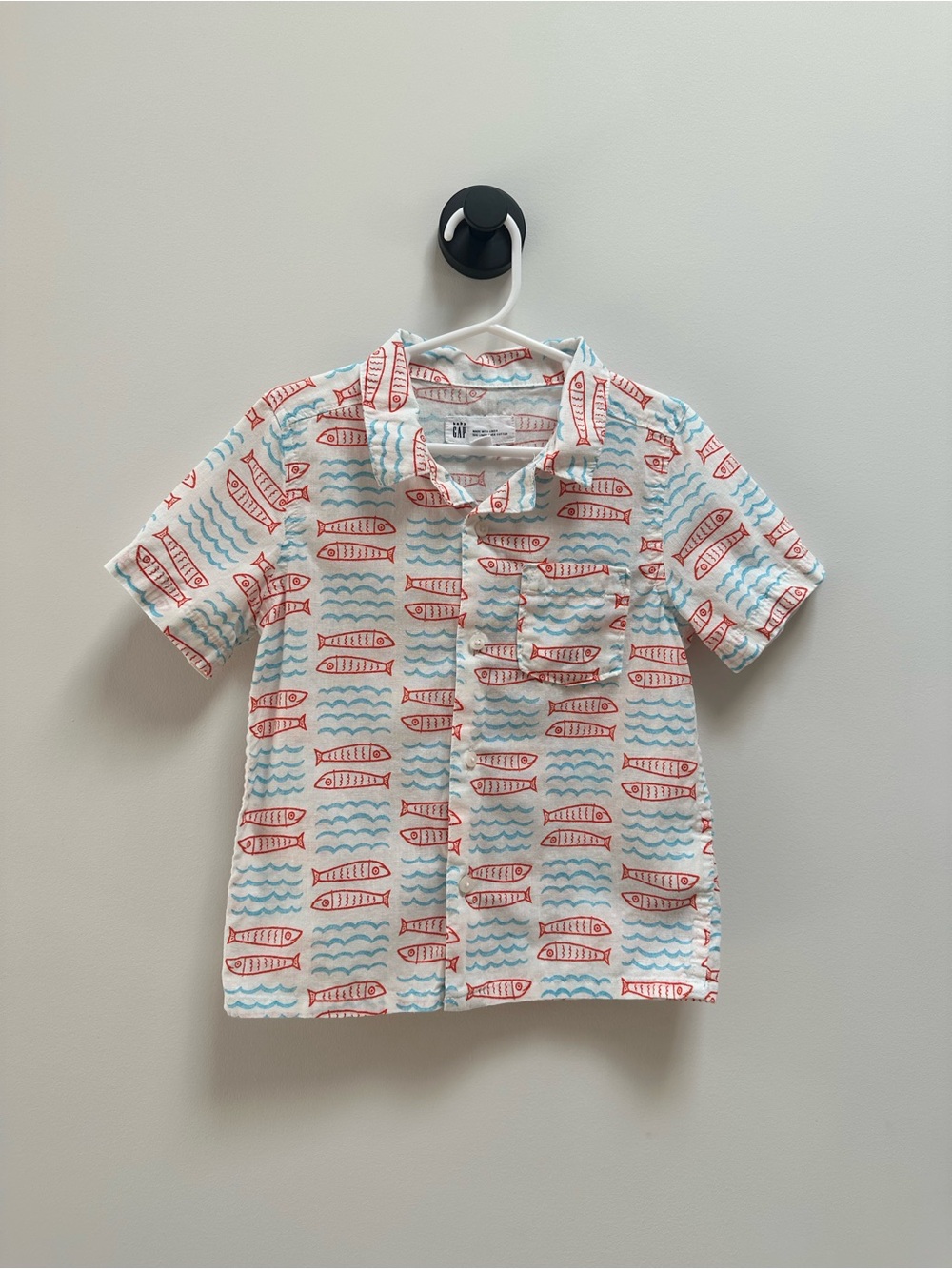 GAP White Short-Sleeve Button-Down with Red Fish and Blue Waves, Toddler Boy 3T